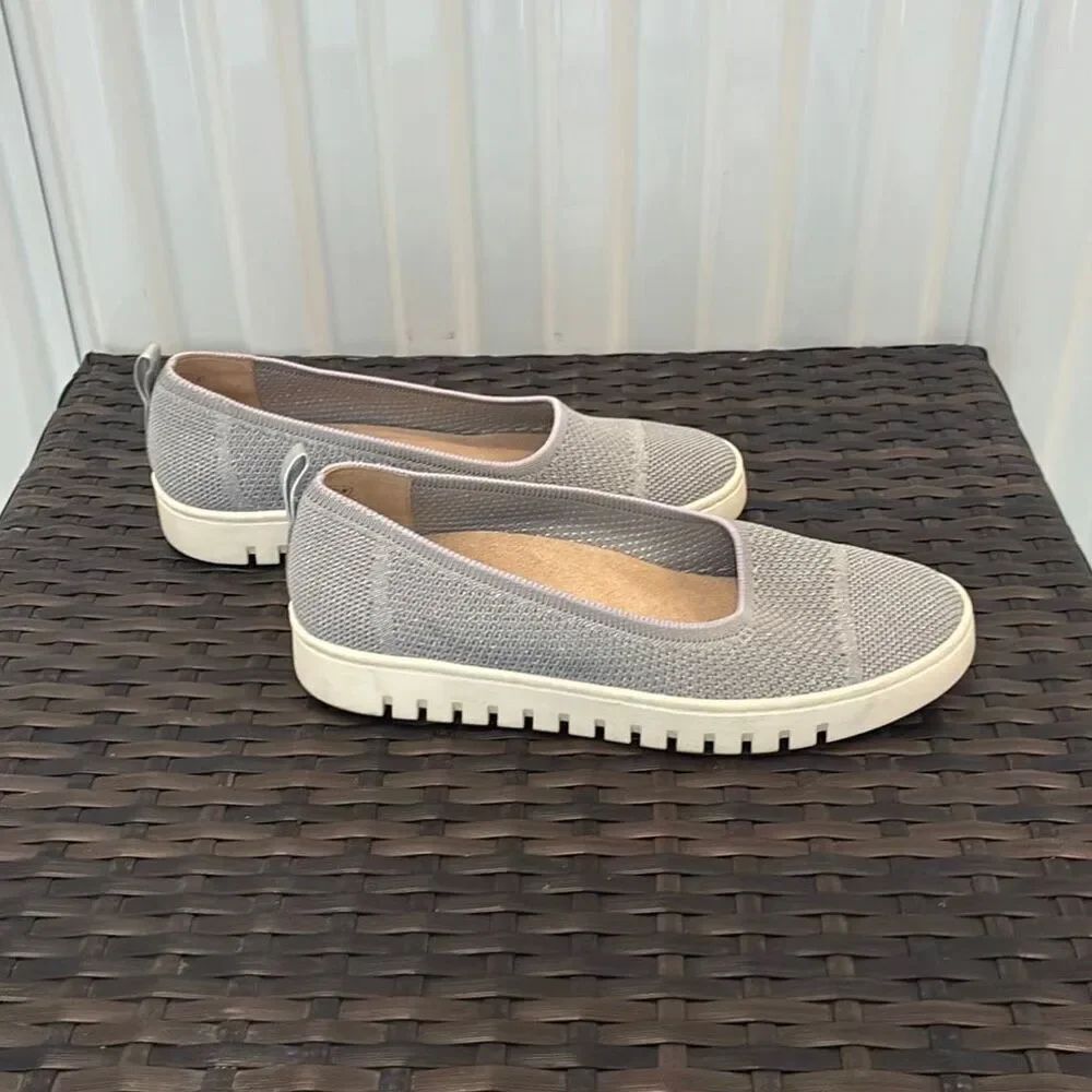 Vionic uptown, skimmers knit flats shoes  women’s size 8.5